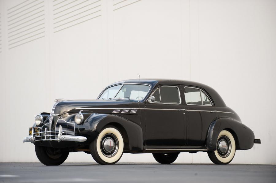  Pontiac Torpedo Eight Touring Sedan 1940 года  (фото 1 из 6)